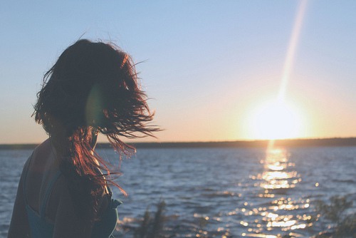 有关人物神态的句子147句