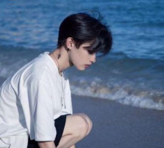 ​一个人听歌的心情短语 听歌也是一种享受短语(38句)