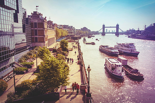 qq空间人心情签名80句