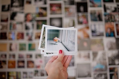 让人感到愉快的抖音文案(女人开心抖音心情文案)