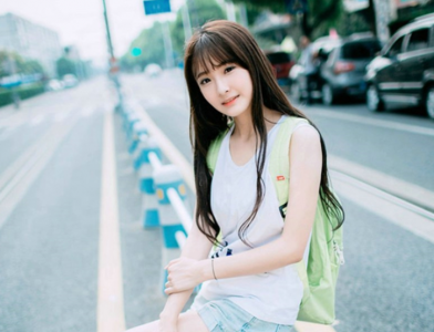 ​形容女兵的英姿飒爽的句子