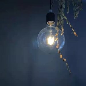 ​孤独伤感的句子文案（黑夜里很孤独的伤感文案）