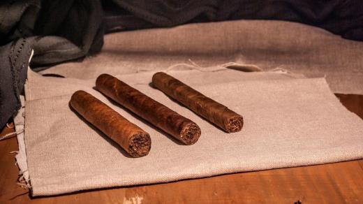 表达同事聚餐开心的句子