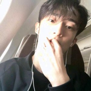 戴义彪的伤感微博语录（21句笑容的背后语录）