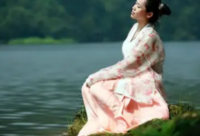 ​伤感说说很现实的句子 【100句精选】