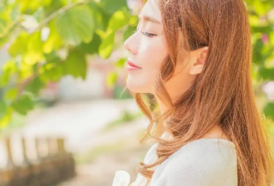 ​朋友圈发伤感的句子 【100句精选】